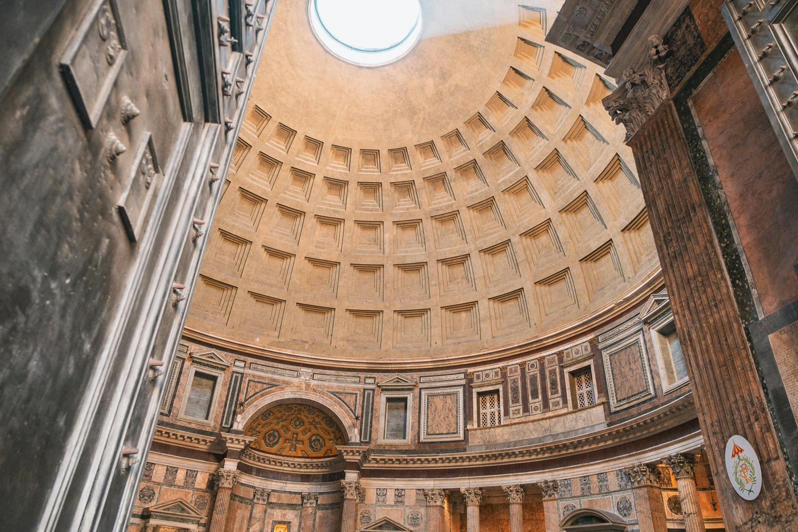Vue intérieure du dôme de le Pantheon
